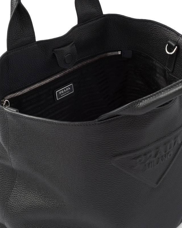 Prada logo-embossed leather tote bag - Banlieue91