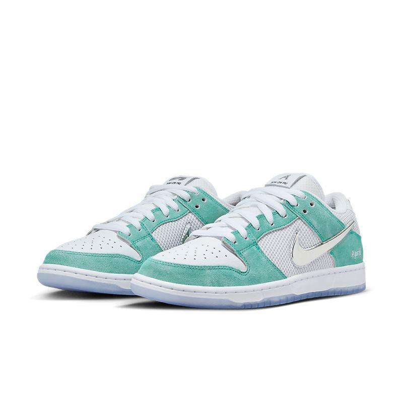 Nike SB Dunk Low 'April Skateboards' - Banlieue91
